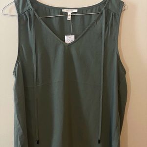 Maurice’s green tank top